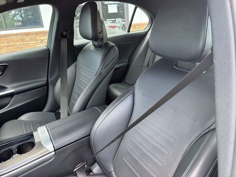 Used 2023 Mercedes-Benz C 300 4MATIC Sedan image 3