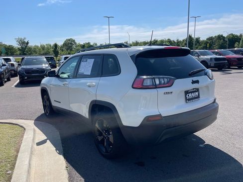 Used 2019 Jeep Cherokee Latitude Plus FWD image 5