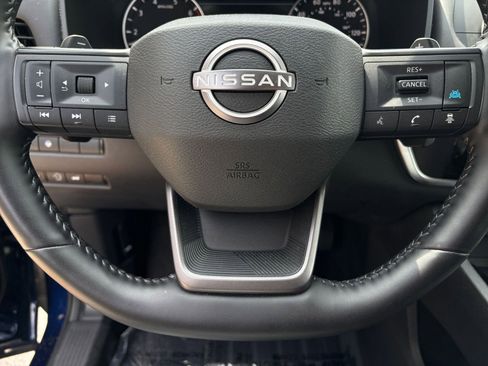 Used 2025 Nissan Rogue SV FWD image 30