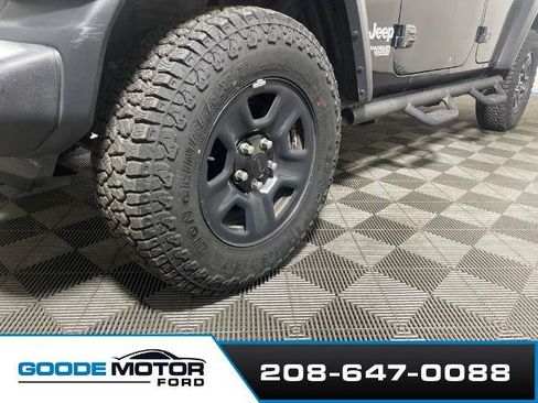 Used 2018 Jeep Wrangler Unlimited Sport AWD/4WD image 26