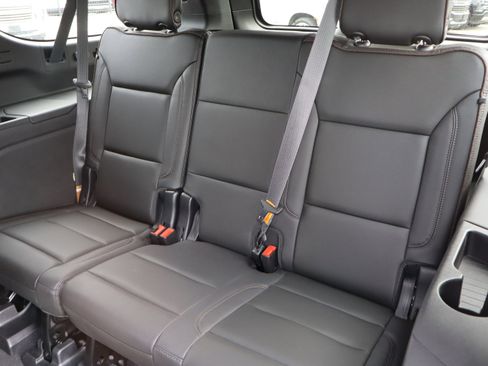 Used 2022 Chevrolet Suburban High Country image 35