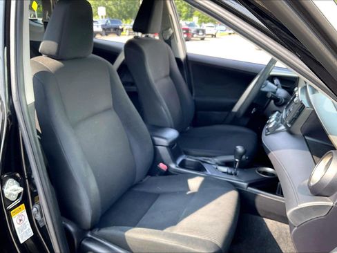 Used 2014 Toyota RAV4 LE FWD image 7