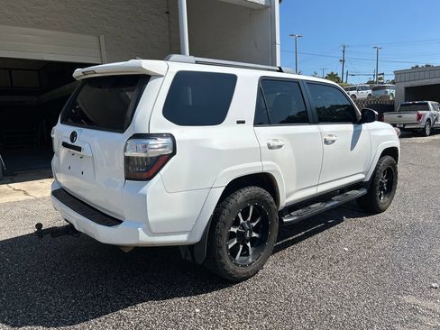 Used 2018 Toyota 4Runner SR5 RWD image 2