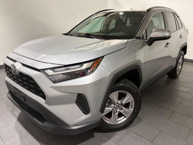 Used 2025 Toyota RAV4 XLE AWD/4WD image 1