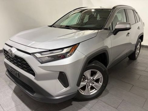 Used 2025 Toyota RAV4 XLE AWD/4WD image 1