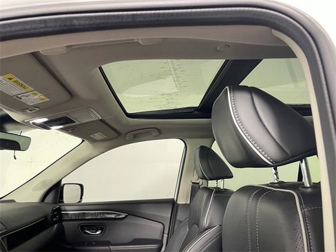 Certified 2024 Honda Pilot Elite image 11