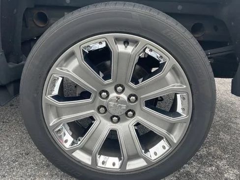 Used 2017 GMC Sierra 1500 Denali w/ Denali Ultimate Package AWD/4WD image 18