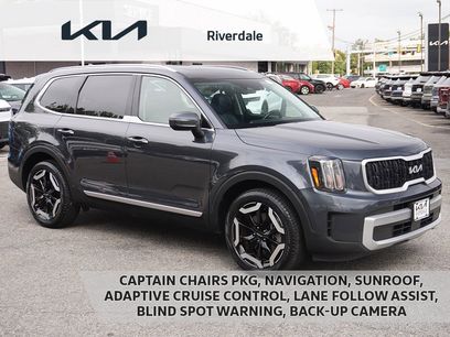 Used 2024 Kia Telluride EX w/ EX Captain's Chair Package
