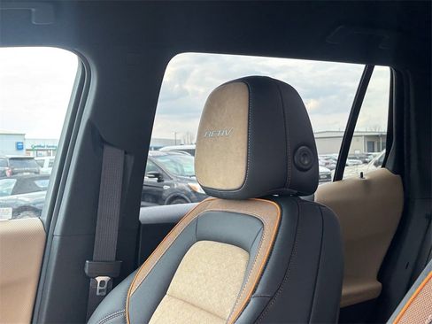 Used 2026 Chevrolet Equinox ACTIV w/ Convenience Package III image 12