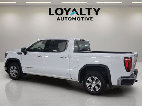 Used 2025 GMC Sierra 1500 SLT image 3