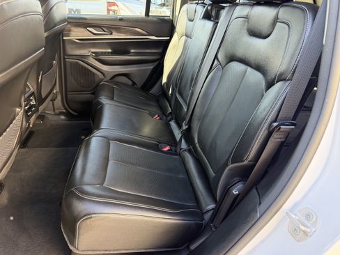 Certified 2023 Jeep Grand Cherokee Limited w/ Luxury Tech Group II RWD image 35