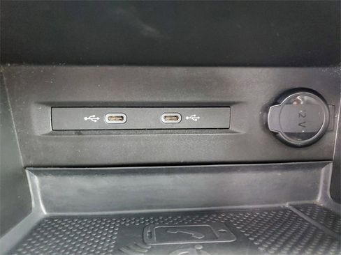 Certified 2023 Volkswagen Taos SE image 22