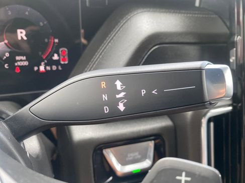 Used 2025 GMC Yukon XL Denali AWD/4WD image 13