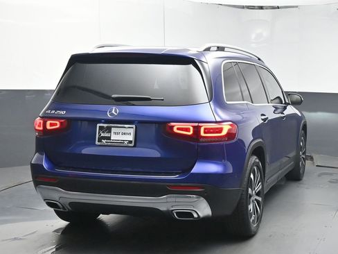 Used 2021 Mercedes-Benz GLB 250 w/ Premium Package image 7