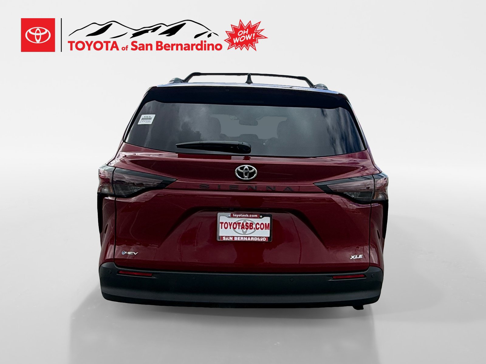 Certified 2026 Toyota Sienna XLE FWD image 4