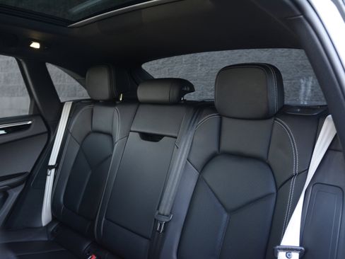 Certified 2025 Porsche Macan Turbo AWD/4WD image 30