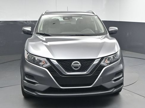Used 2020 Nissan Rogue Sport SV FWD image 2