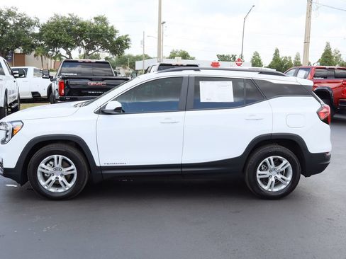 Used 2022 GMC Terrain SLE w/ Driver Convenience Package FWD image 6