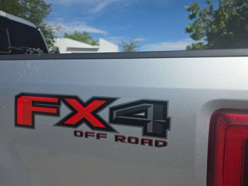 Used 2018 Ford F250 Lariat w/ Lariat Ultimate Package AWD/4WD image 5