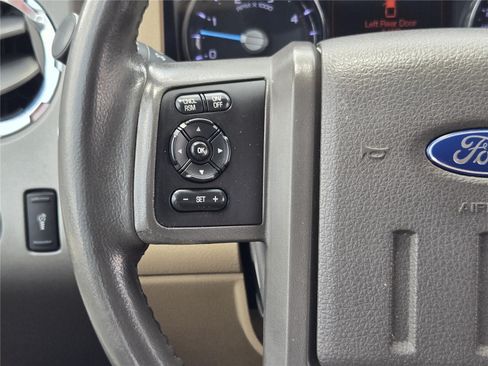 Used 2015 Ford F250 Lariat w/ Chrome Package AWD/4WD image 26