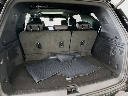 Used 2024 Chevrolet Traverse RS image 24