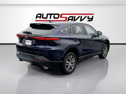 Used 2024 Toyota Venza LE image 7