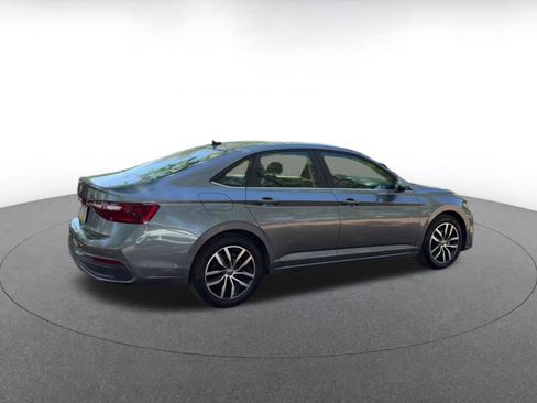 Used 2025 Volkswagen Jetta SE image 15