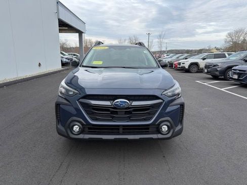 Used 2025 Subaru Outback Premium AWD/4WD image 2