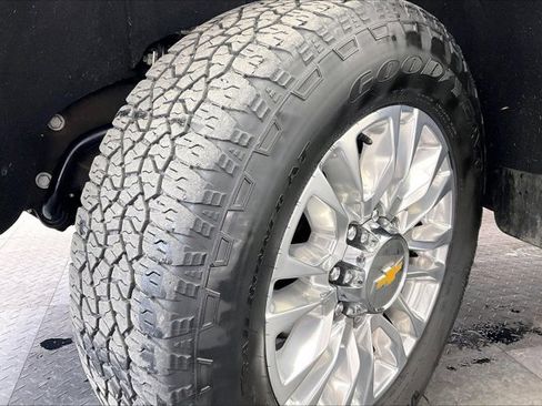 Used 2023 Chevrolet Silverado 2500 High Country w/ LPO, Hitch Package image 33