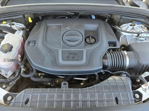 Used 2022 Jeep Grand Cherokee Overland w/ Luxury Tech Group IV AWD/4WD image 31