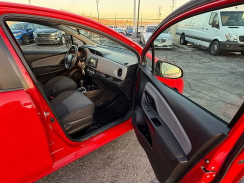 Used 2015 Toyota Yaris SE image 22