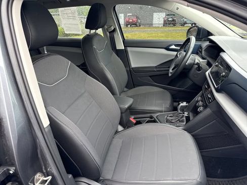 Used 2023 Volkswagen Taos SE w/ Panoramic Sunroof Package FWD image 13
