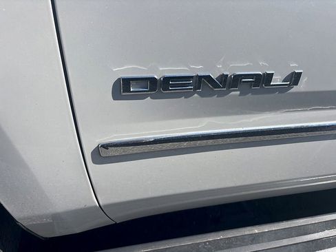 Used 2018 GMC Yukon Denali w/ Denali Ultimate Package AWD/4WD image 6