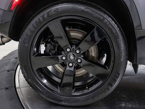 Used 2023 Land Rover Defender 110 V8 AWD/4WD image 10