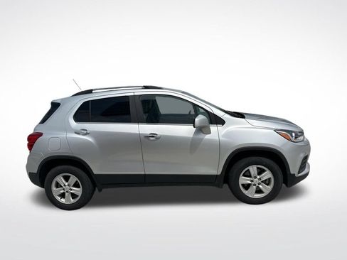 Used 2020 Chevrolet Trax LT w/ LT Convenience Package AWD/4WD image 4
