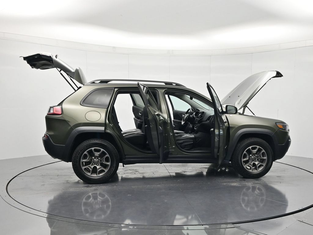 Used 2020 Jeep Cherokee Trailhawk w/ Cold Weather Group AWD/4WD image 47