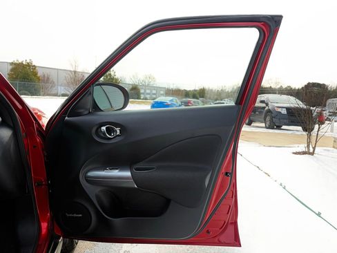 Used 2014 Nissan Juke SV w/ Navigation Package image 20