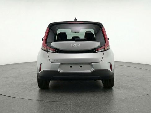 Used 2025 Kia Soul LX w/ LX Technology Package FWD image 7