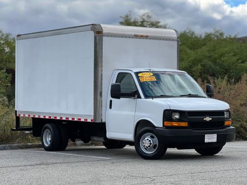 Used 2013 Chevrolet Express 3500 Extended image 1
