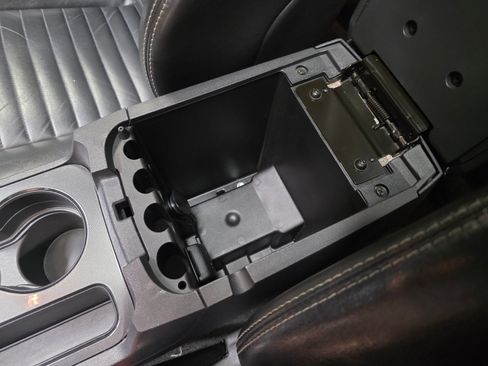 Used 2010 Dodge Challenger R/T RWD image 40