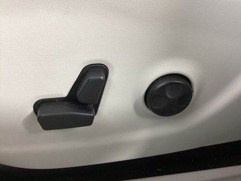 Used 2020 Jeep Cherokee Latitude Plus w/ Cold Weather Group image 13