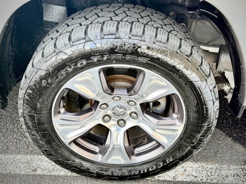 Used 2019 RAM 1500 Laramie AWD/4WD image 50