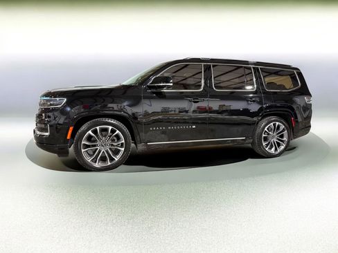 Used 2024 Jeep Grand Wagoneer Series III w/ HD Trailer Tow Package image 2