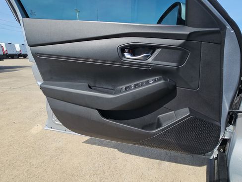 Used 2025 Honda Accord LX image 13