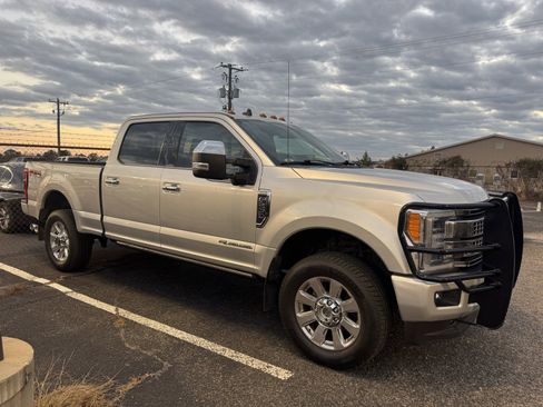 Used 2019 Ford F250 Platinum w/ Platinum Ultimate Package image 7