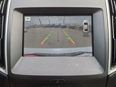 Used 2017 Ford Edge SEL w/ Equipment Group 201A FWD image 16
