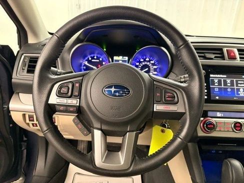 Used 2017 Subaru Outback 2.5i Premium AWD/4WD image 8