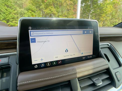 Used 2021 Chevrolet Tahoe High Country w/ Premium Package image 21