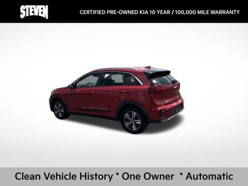 Certified 2022 Kia Niro LXS FWD image 3