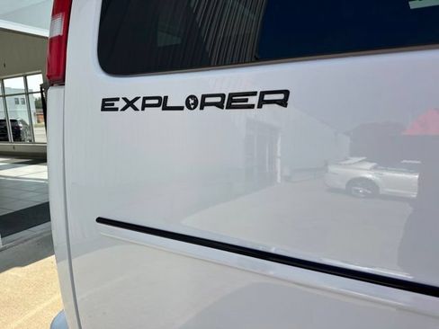 Used 2024 Chevrolet Express 2500 Extended RWD image 23